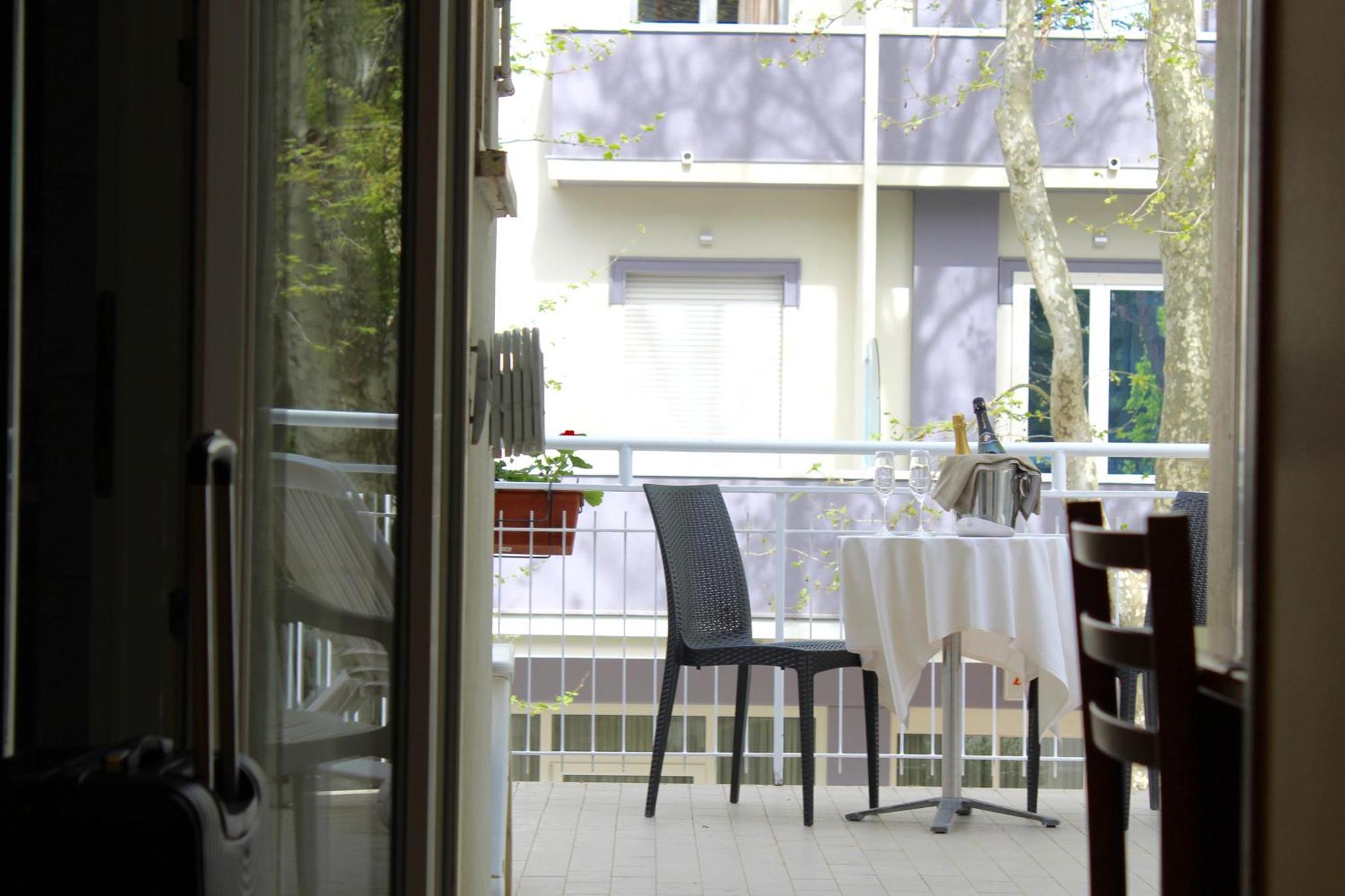 Blue Hotel Cesenatico Exterior photo